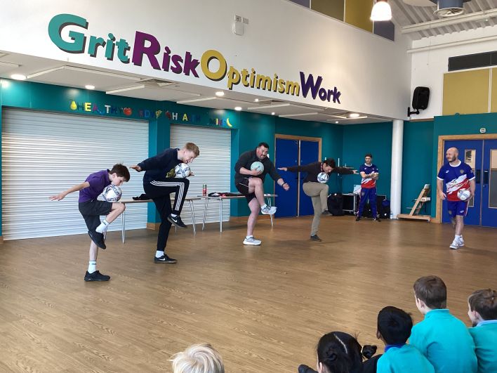 708_708_a64b1c9103769eaaae5c82b5050e7f2a.jpg?m=1777468448